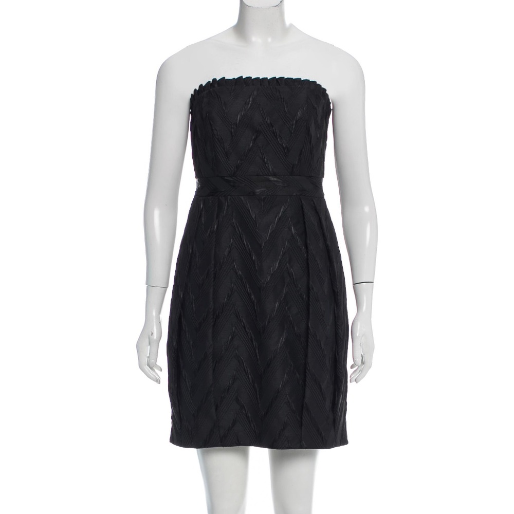 *SOLD* Alice + Olivia Textured Black Dress Sz S. Like new